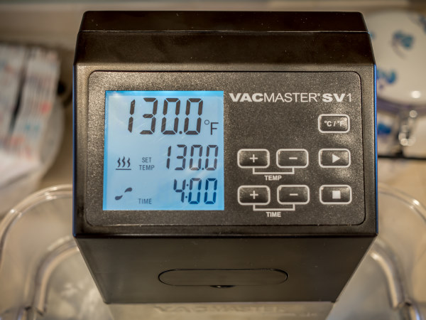 Vacmaster SV1 Sous Vide immersion circulator display