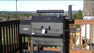 SmokingPit.com - Yoder YS640 - Best wood pellet fired smokmer I have cooked on! 